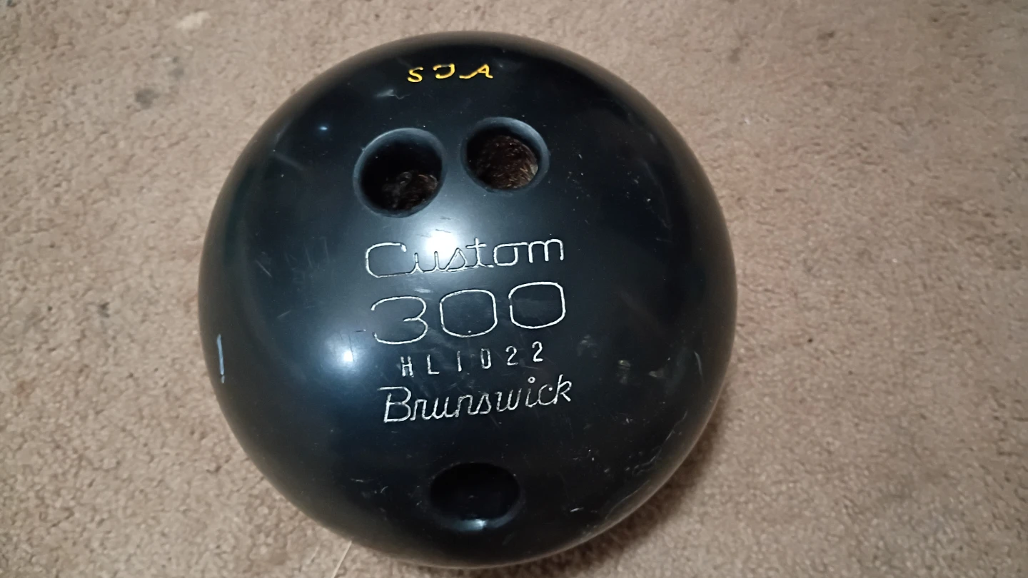Brunswick Custom 300 Bowling Ball