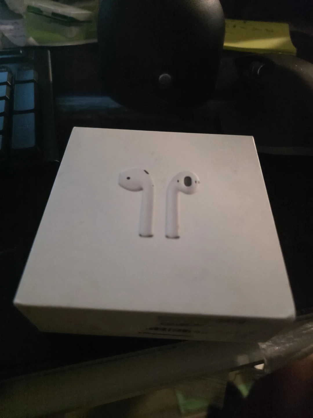 Apple AirPods with Charging Case - photo 3