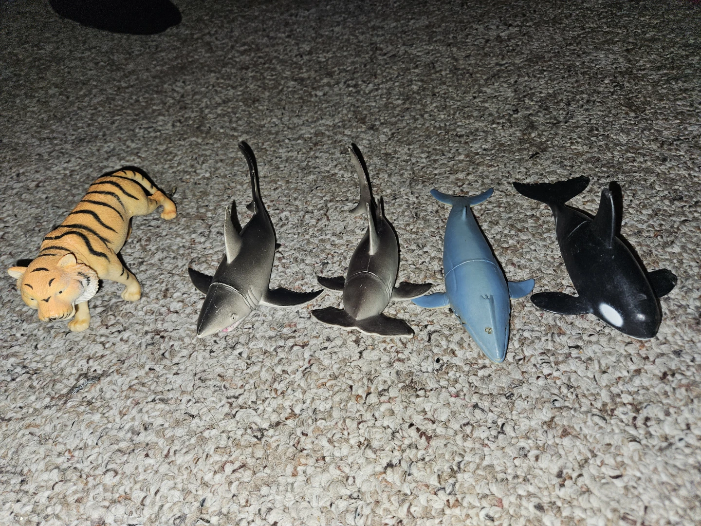 Mixed Lot of Toy Figures and Monster Trucks - photo 5