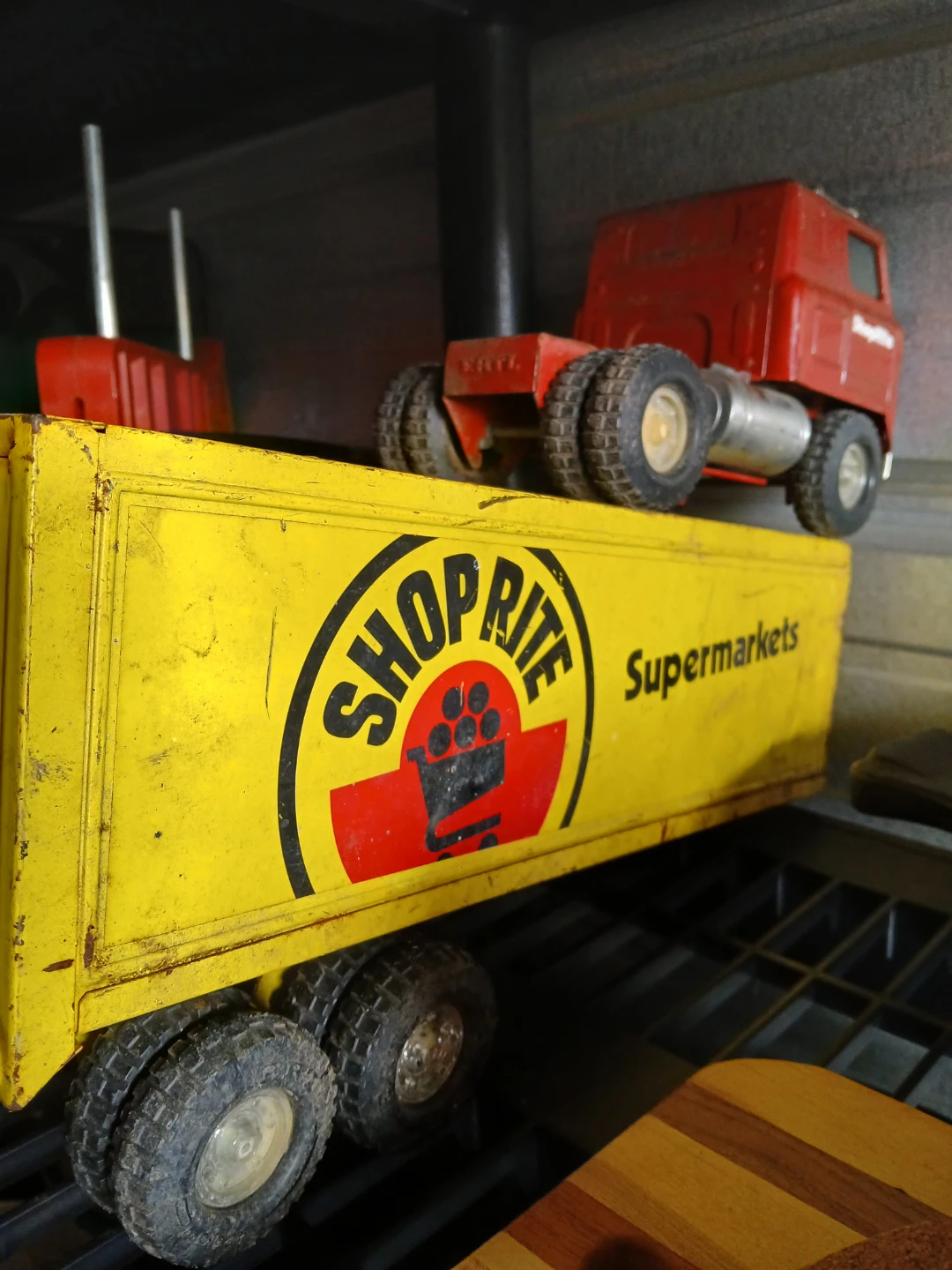 Vintage Ertl Shoprite Supermarkets Die-Cast Hauler