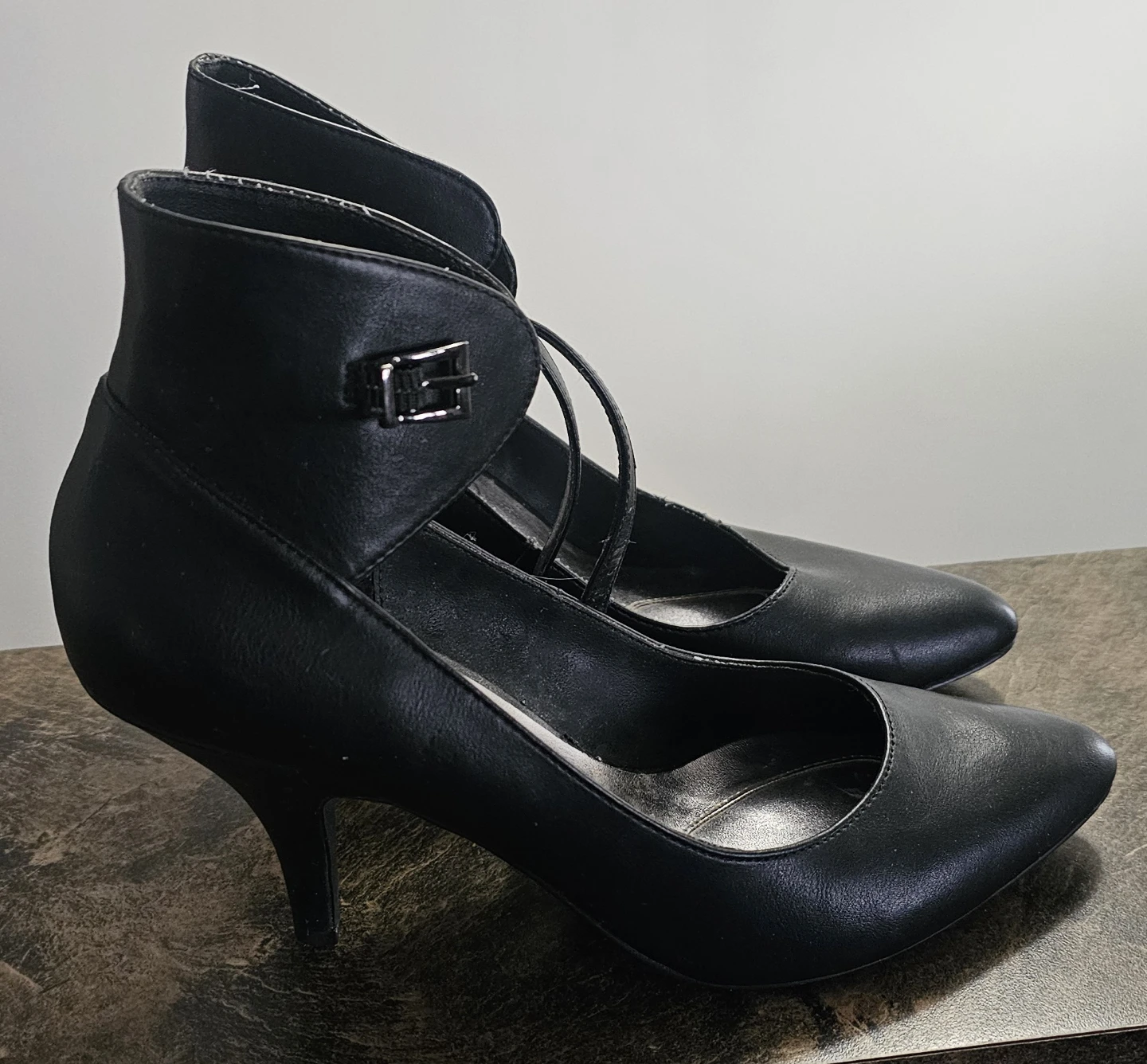 Black ankle strap heels - photo 4