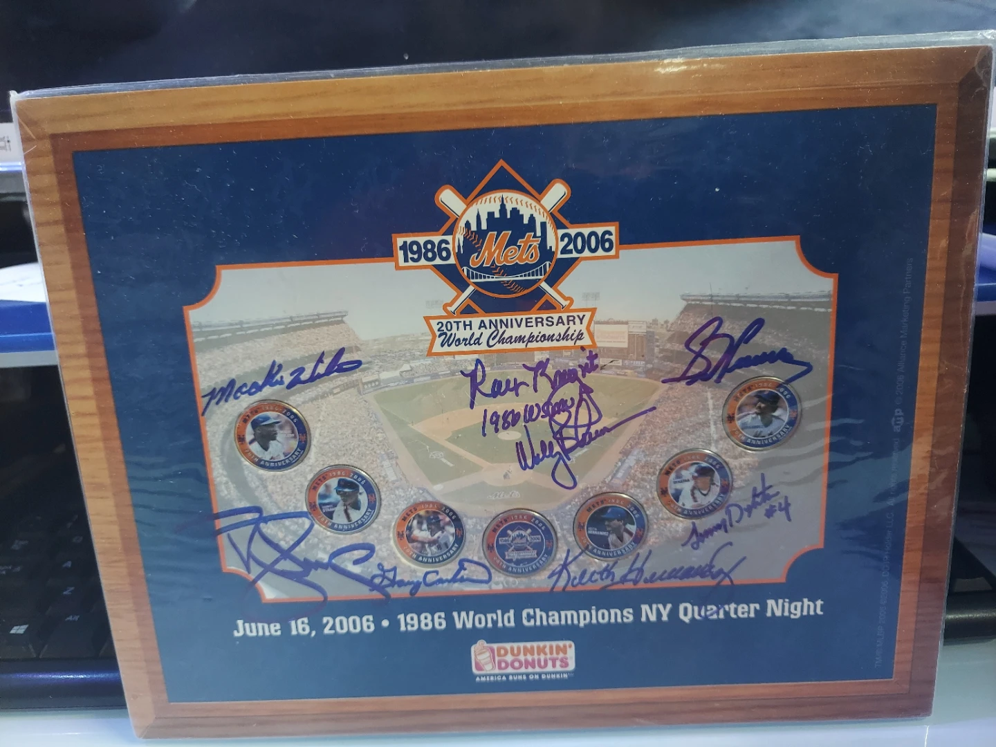 New York Mets 1986-2006 20th Anniversary Signed Display