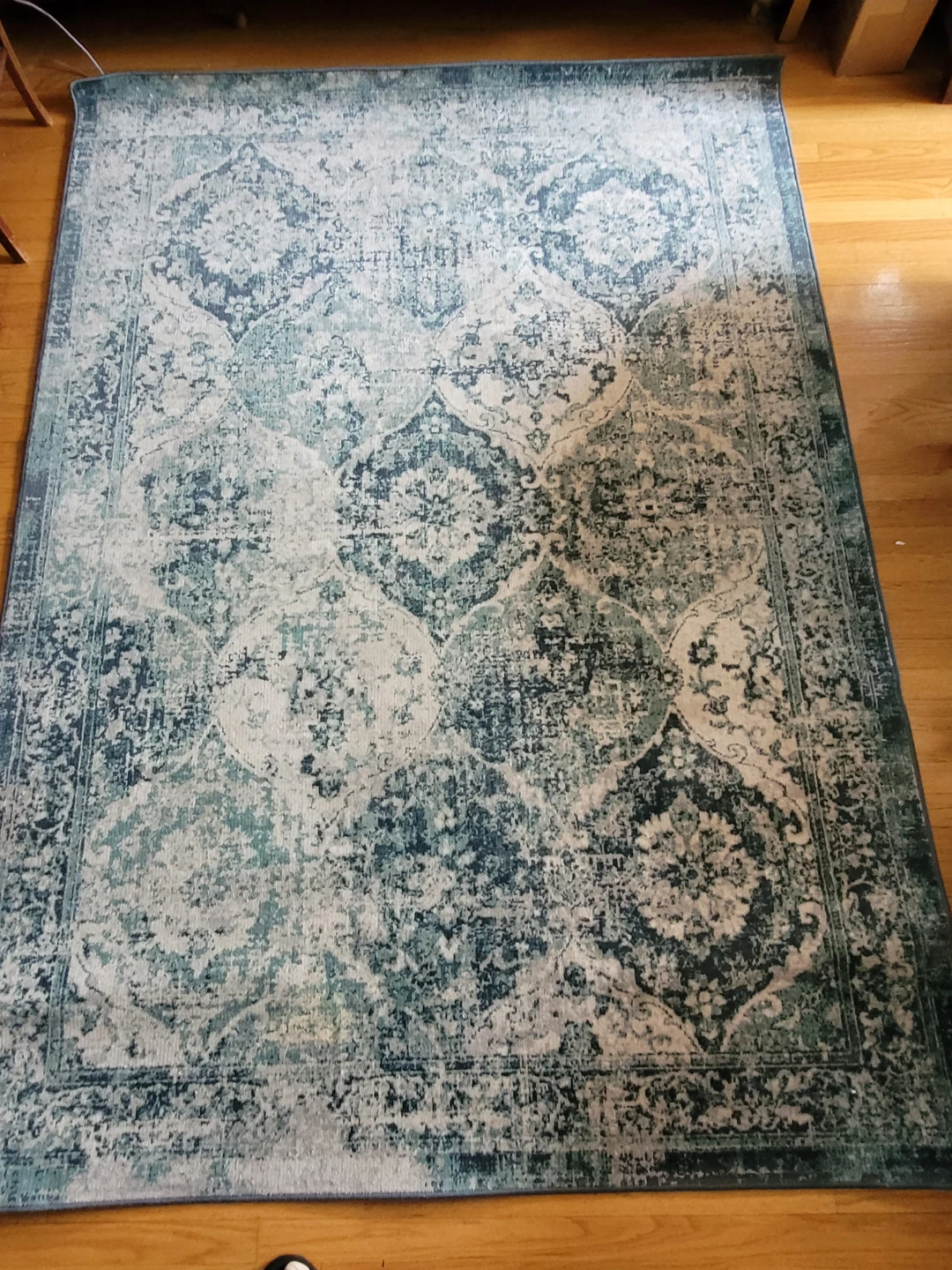 Rug 5'7" x 7'7"