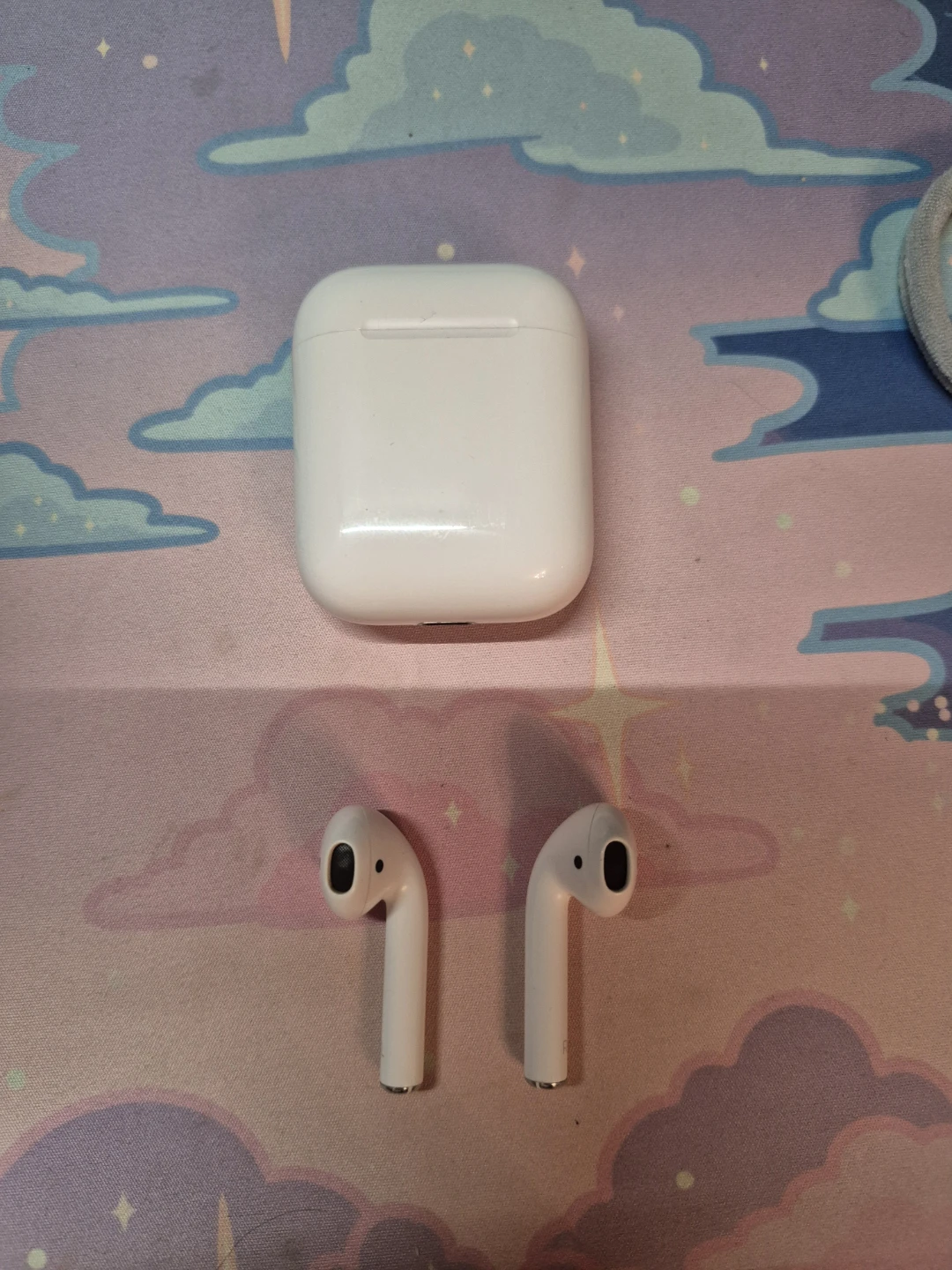Apple AirPods with Charging Case (Gen 2) - photo 2