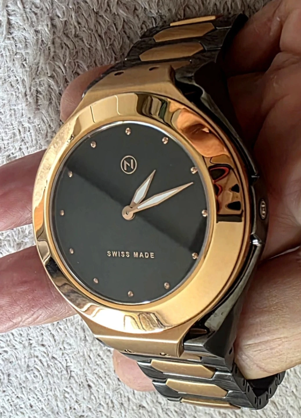 New Swiss Made Nove unique quartz watch. - photo 2