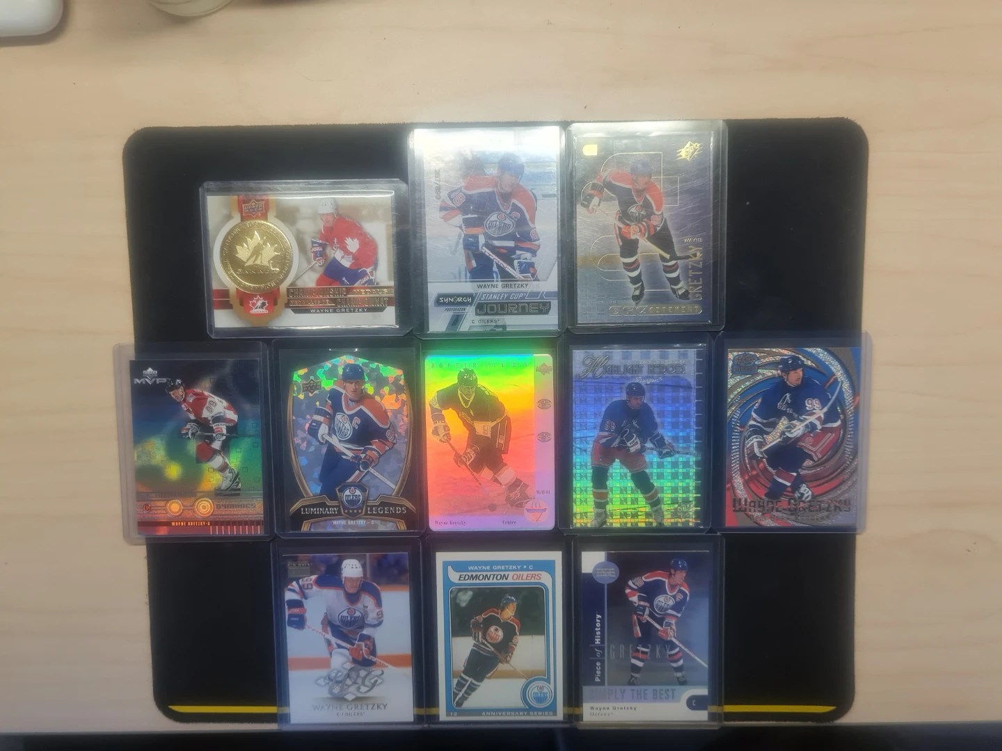 Wayne Gretzky Hockey Card Lot