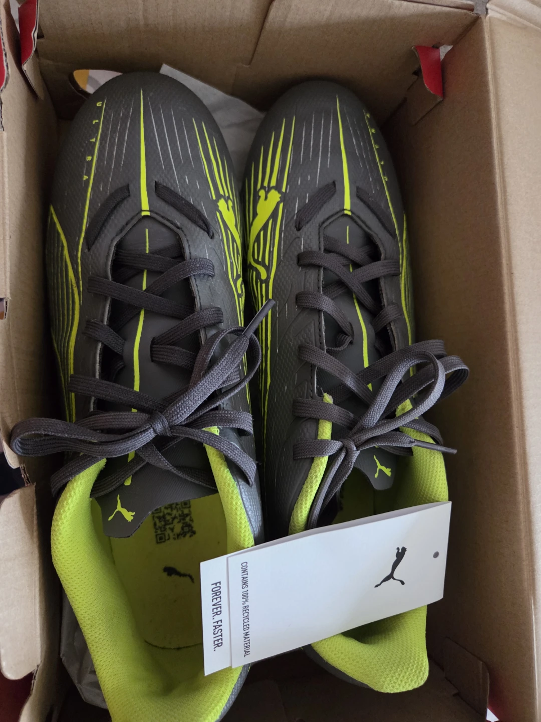 Puma ultra 5 play fg/ag Size 8