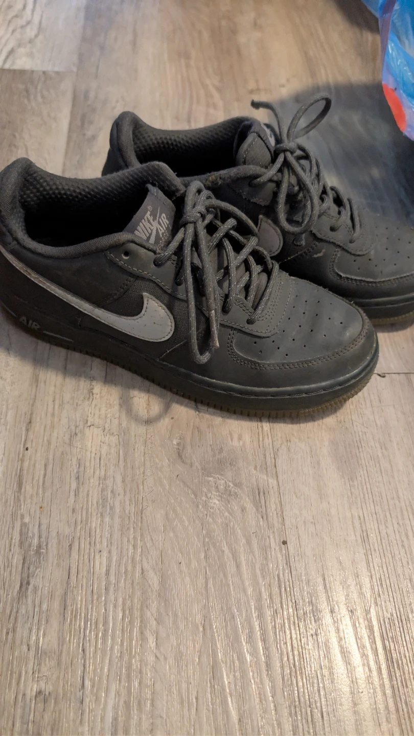 Nike Air Force 1 Youth Sneakers