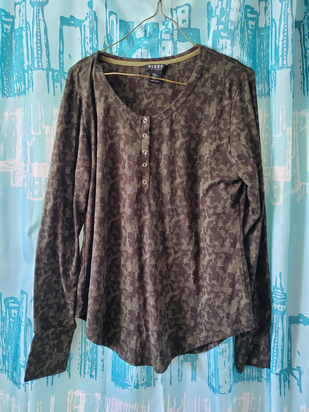 Sleep Studio Henley Shirt - M