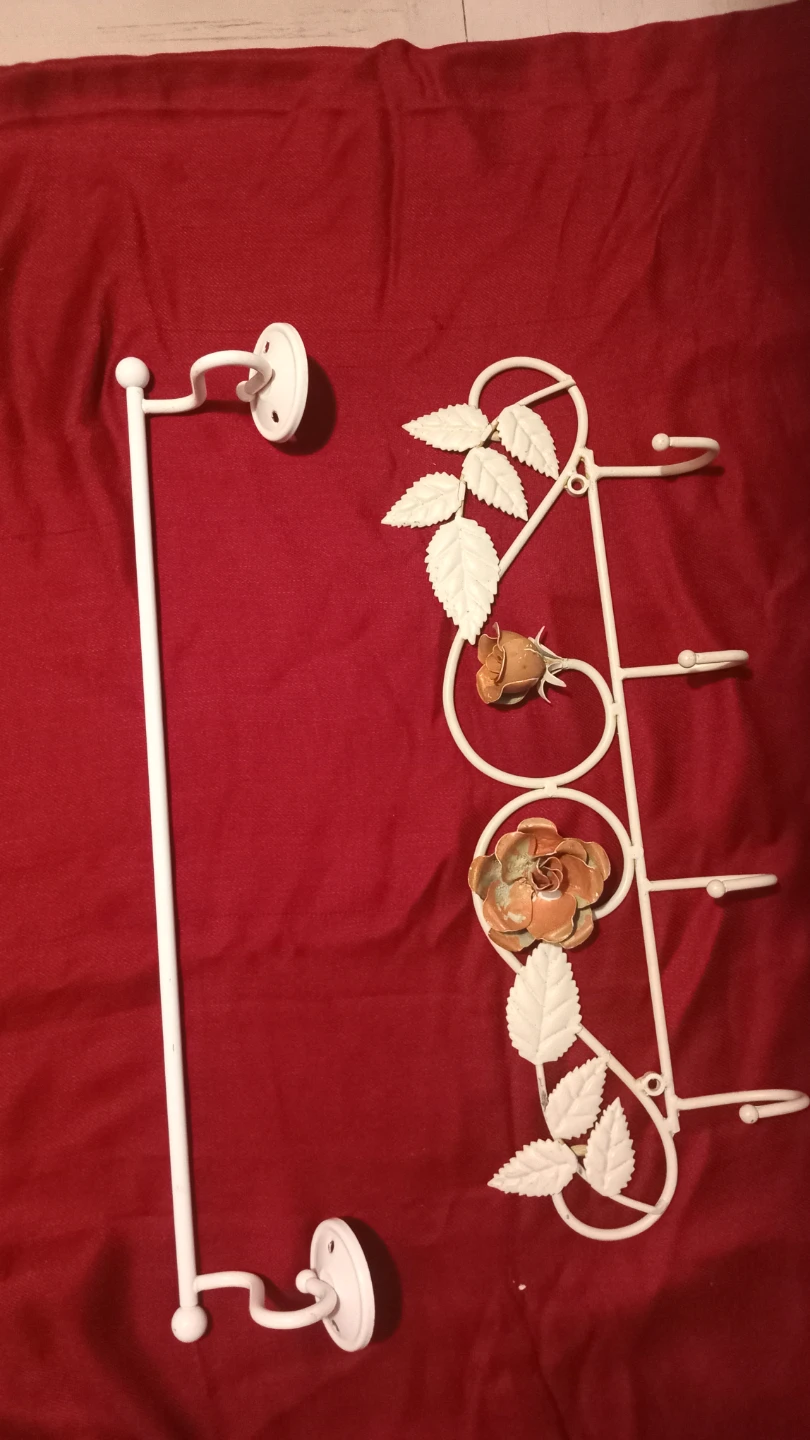 White Metal Rose Wall Hook Rack and Towel Bar - photo 2