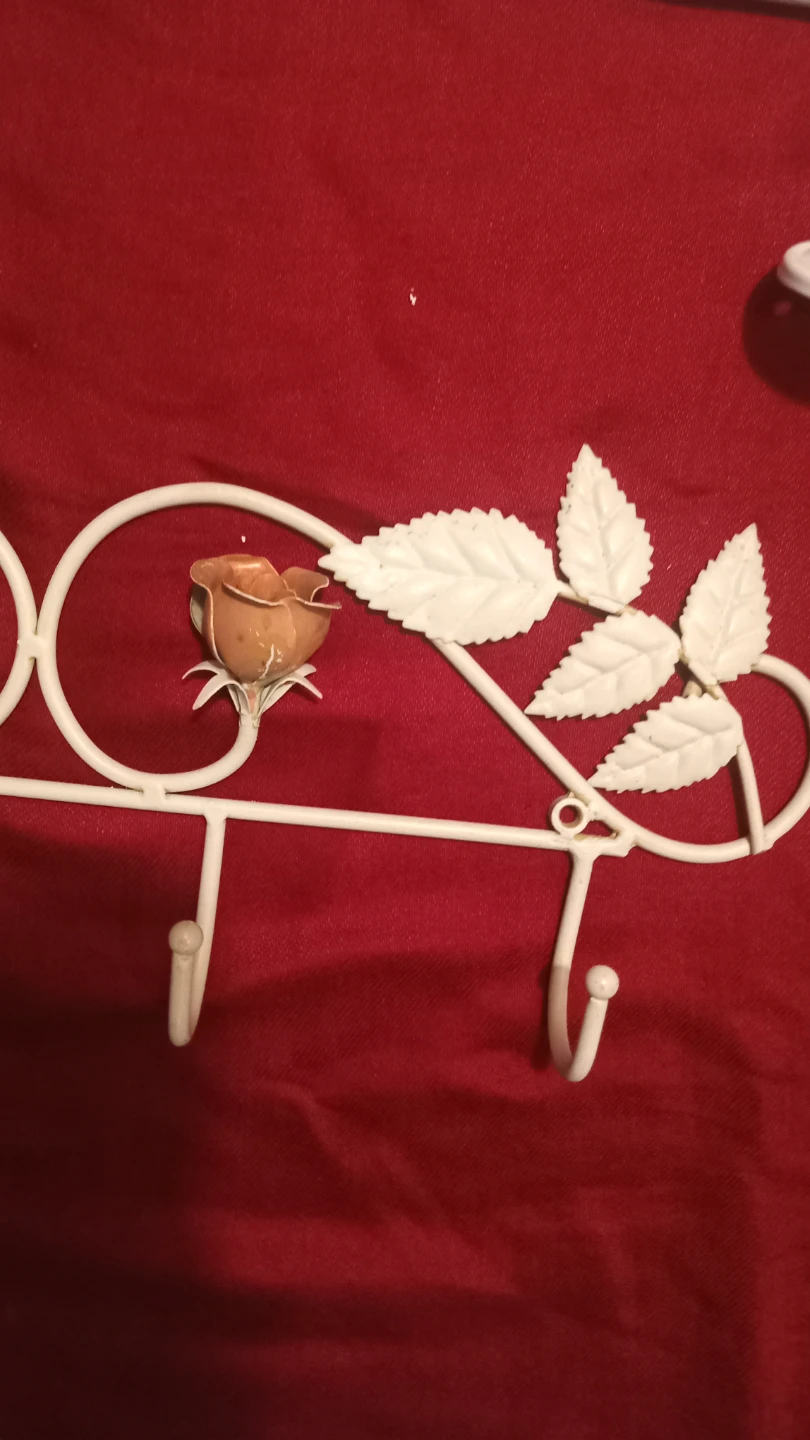 White Metal Rose Wall Hook Rack and Towel Bar - photo 3