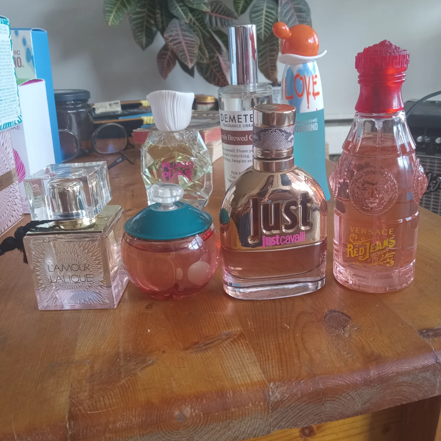 Assorted ladies fragrances $10 EACH! 🌼 - photo 2