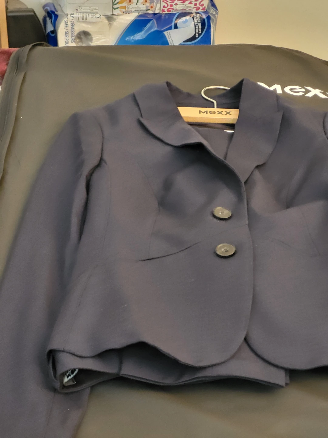 Mexx Women's Navy Blazer and Pants Suit - Size US 6