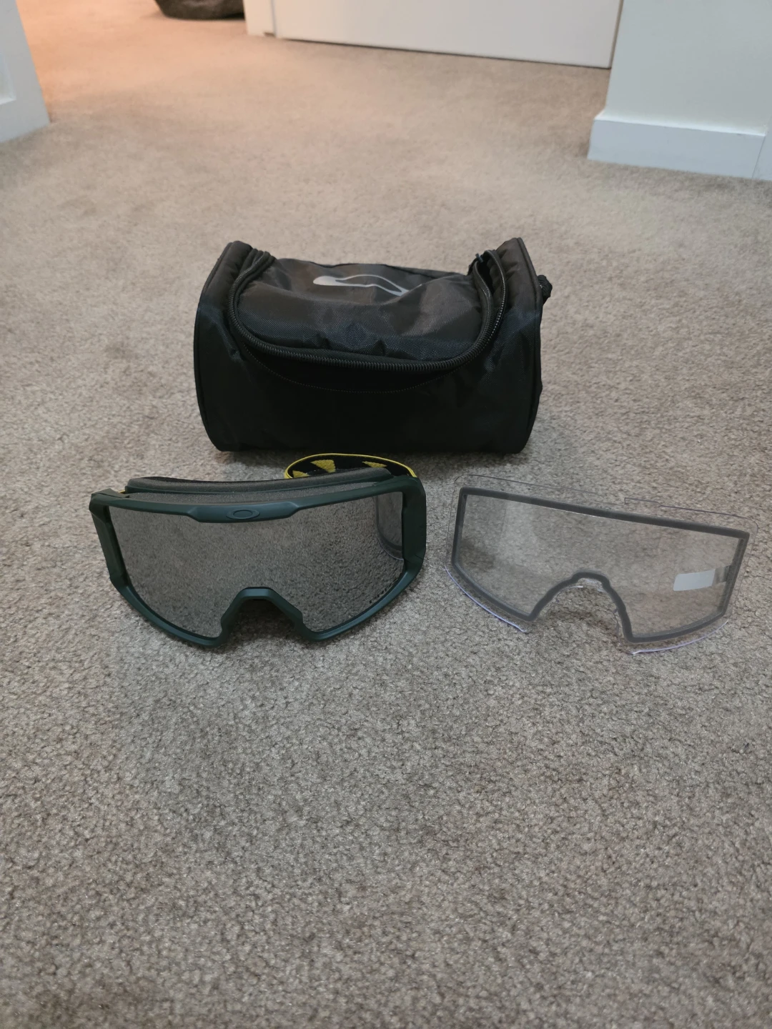 Oakley Ski Goggles with Case and Extra Lens
