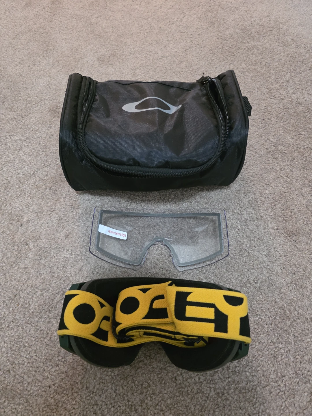 Oakley Ski Goggles with Case and Extra Lens - photo 3