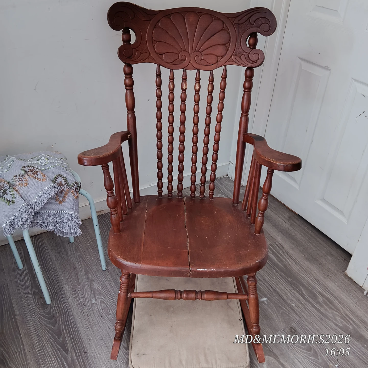 Wooden Rocking Chair with Embroidered Throw - photo 2