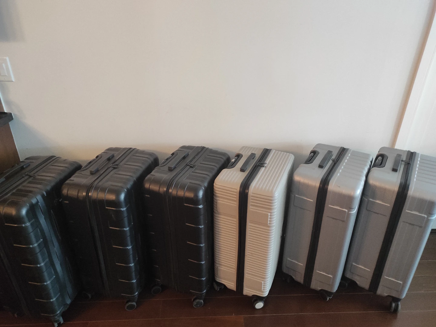 LUXIN Luggage Set - Silver and Grey