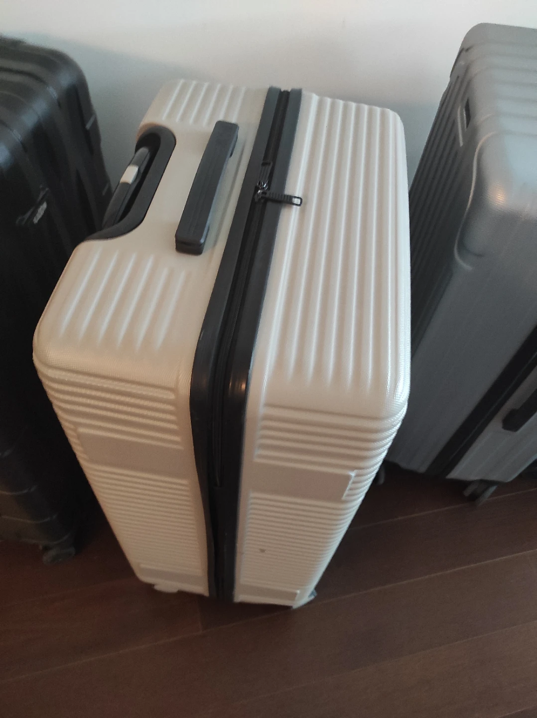 LUXIN Luggage Set - Silver and Grey - photo 3