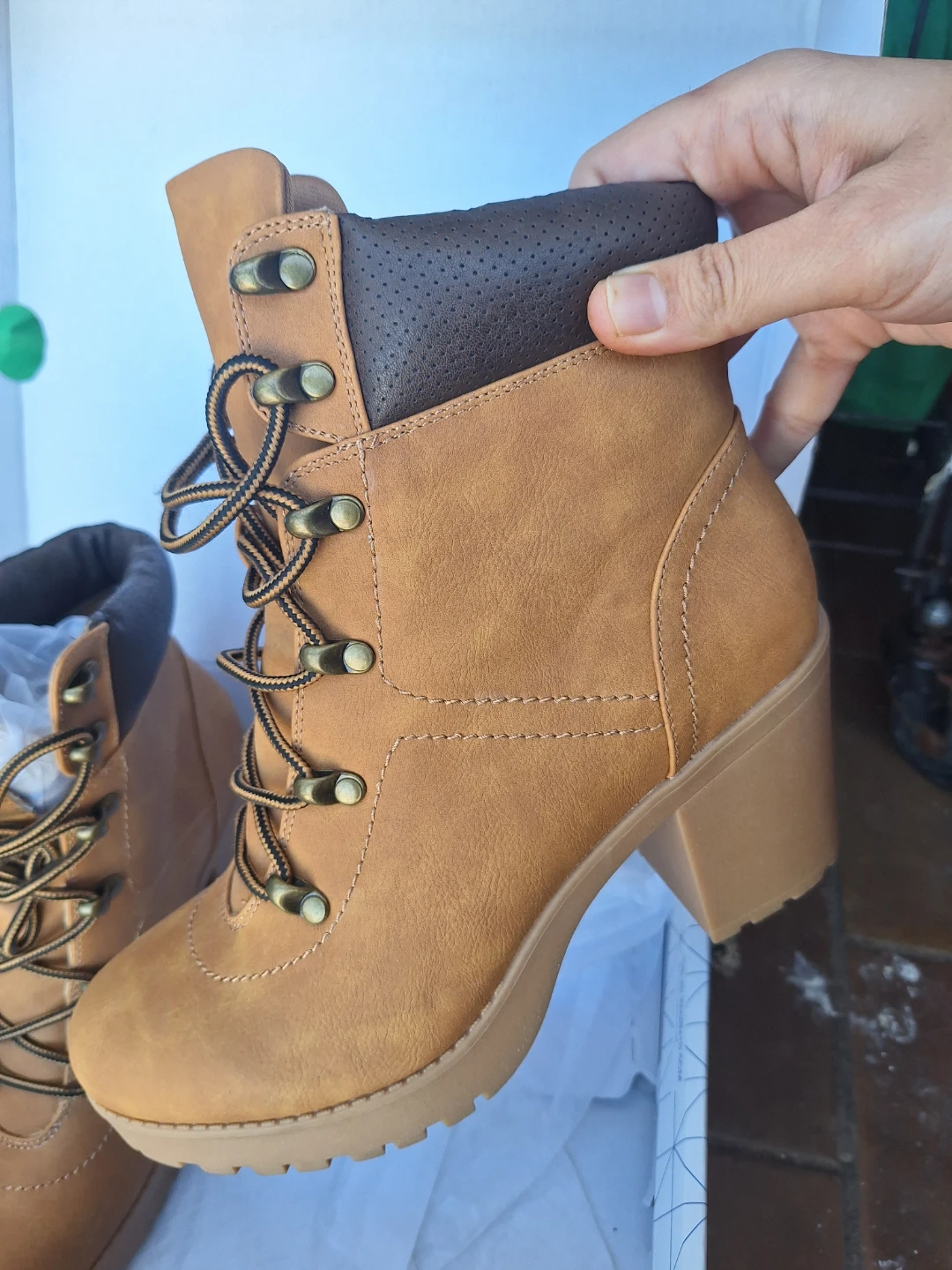 Women's Tan Lace-Up Heeled Boots Size 8.5(like new) - photo 3