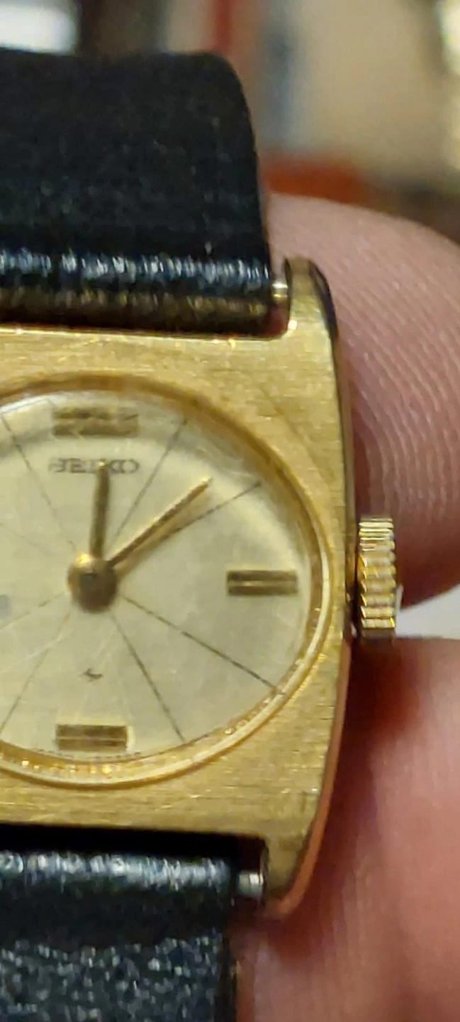 Seiko Women's Gold Tone Watch - photo 4