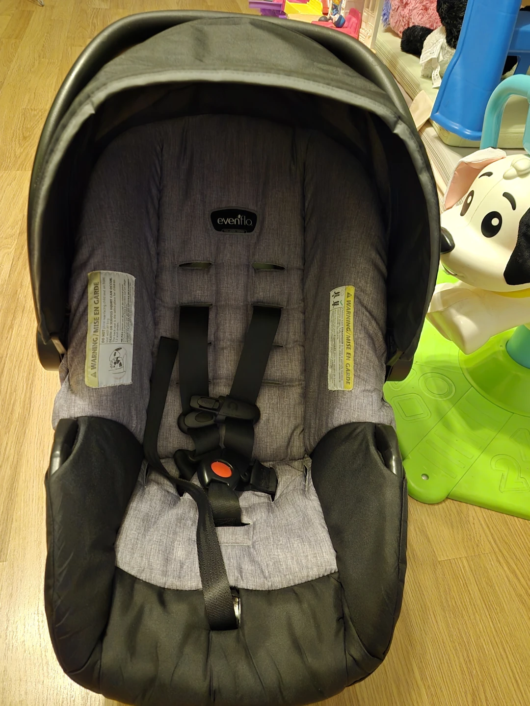 Evenflo LiteMax Sport Infant Car Seat & baby prudence. - photo 3