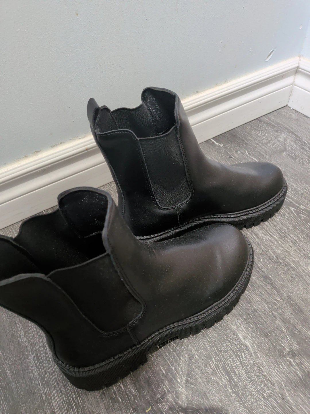 Black Chelsea Boots