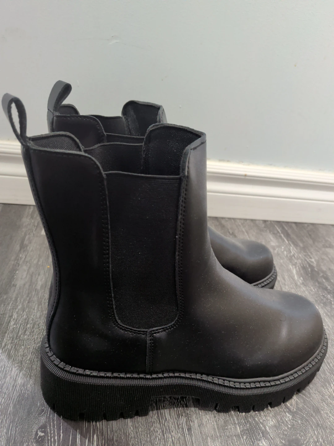 Black Chelsea Boots - photo 2
