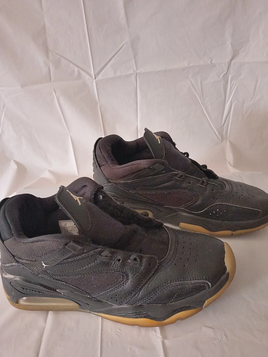 Jordan Air Black Basketball Shoes Sz. 7Y - photo 2