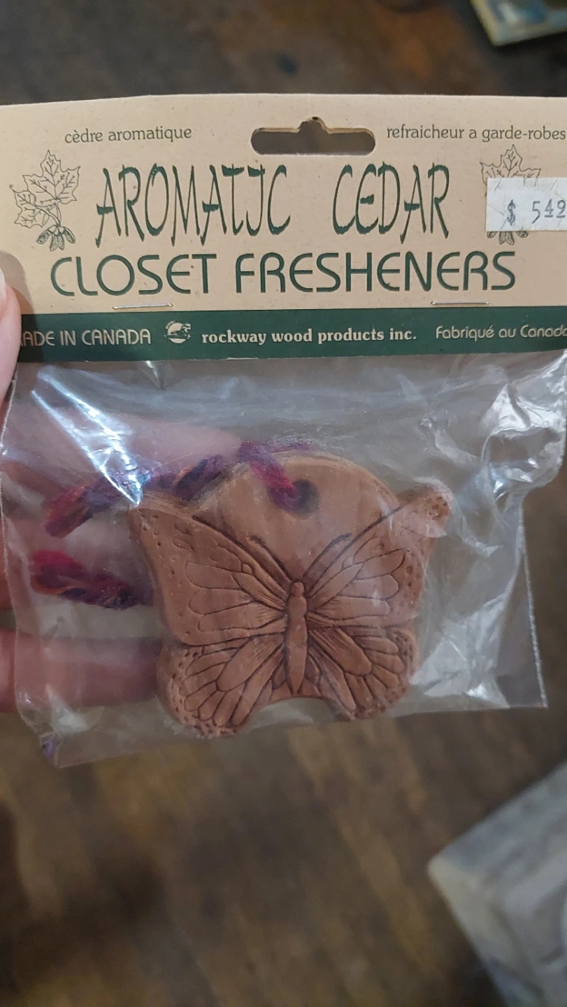 🌱 Cedar Closet Freshener - Butterfly