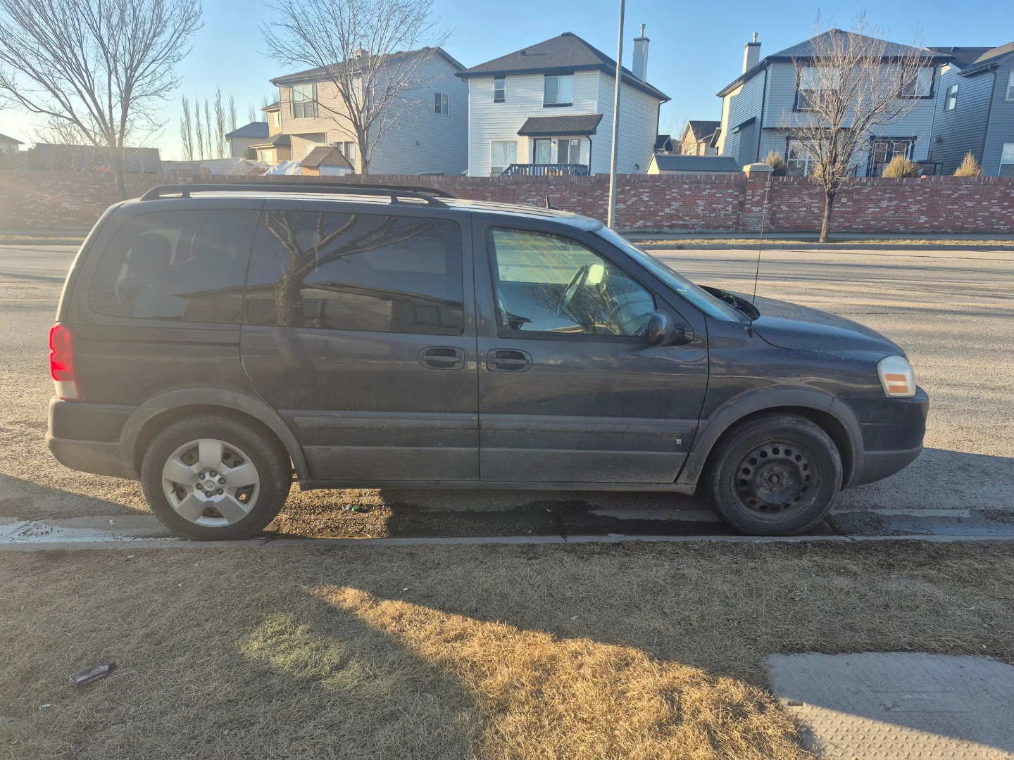 2008 Pontiac Montana sv6 van drivable mechanic special - photo 2
