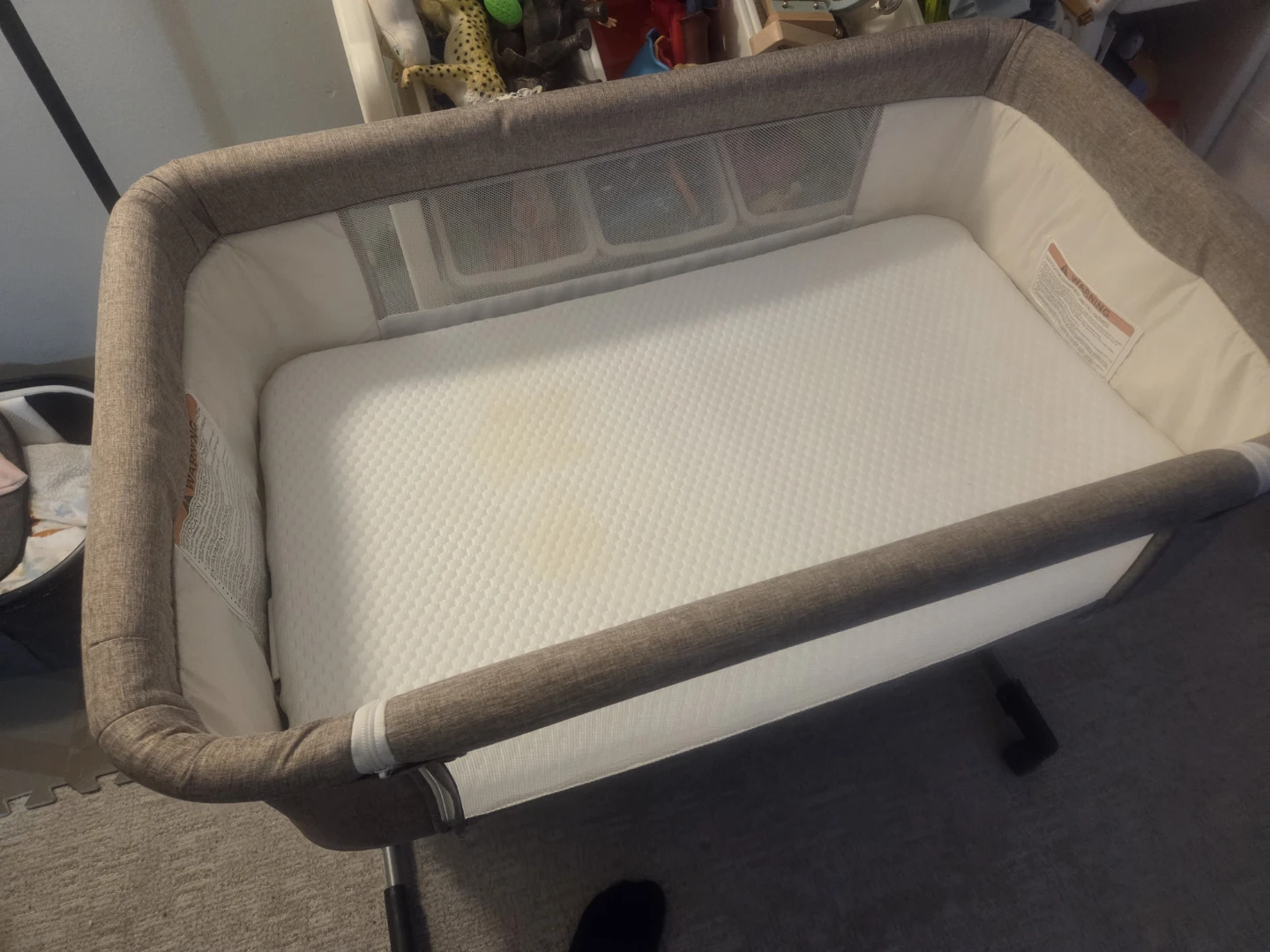 Portable Bassinet/Co-Sleeper - photo 2