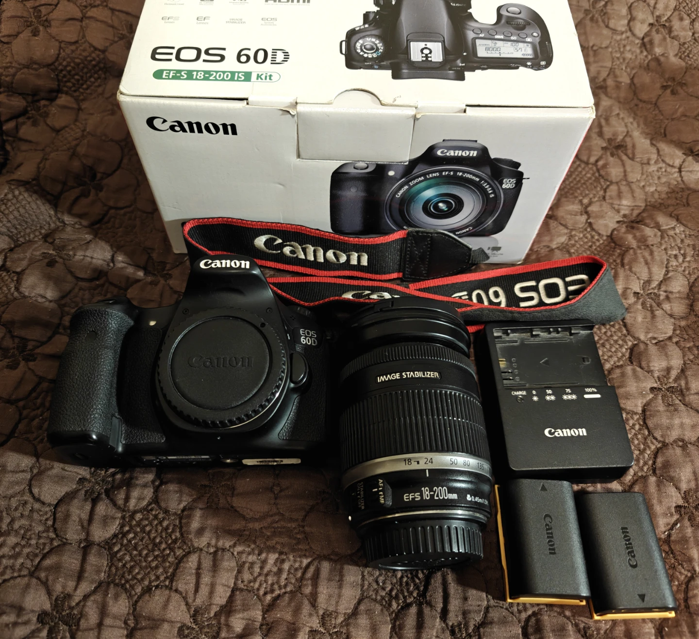 Canon EOS 60D DSLR Camera with/without EF-S 18-200mm I