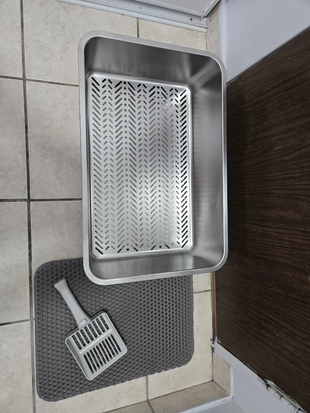 Stainless Steel Sifting Litter Box with Scoop and Mat - photo 4