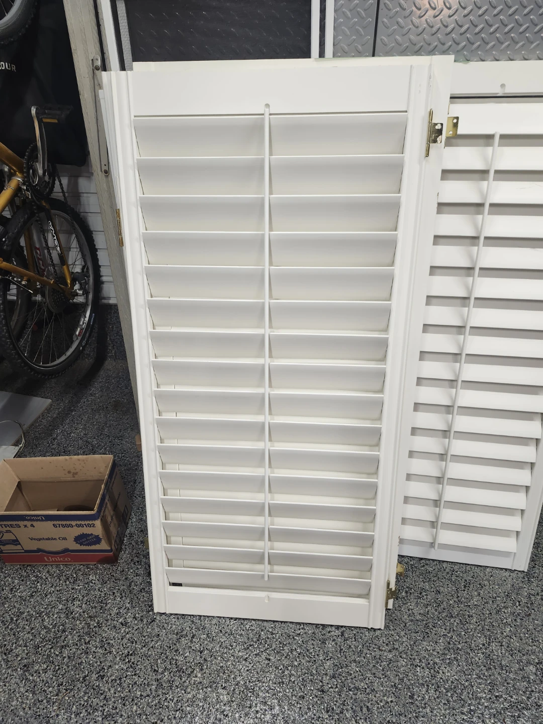 White Wooden California  Shutters - photo 2