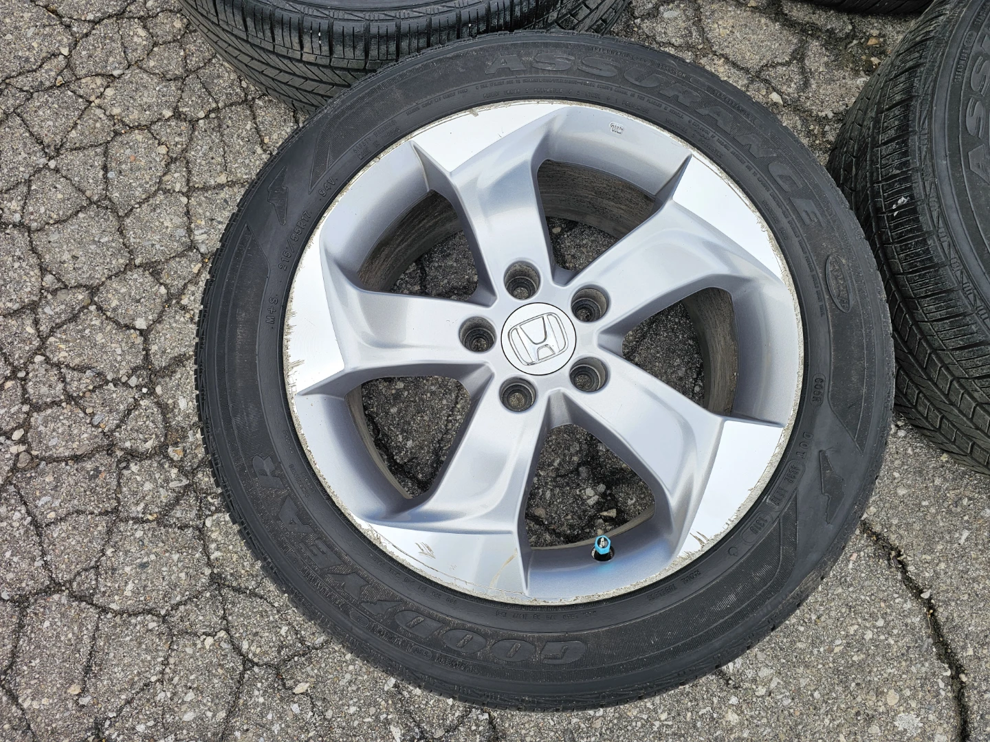 HONDA HRV O.E.M RIMS AND ALL SEASON TIRES 215/55 R17 - photo 2