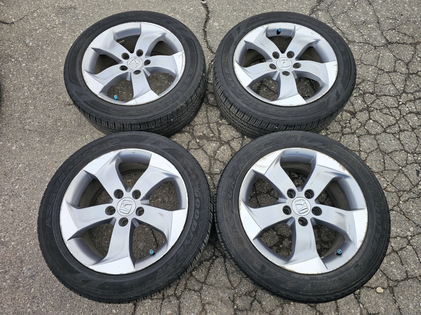 HONDA HRV O.E.M RIMS AND ALL SEASON TIRES 215/55 R17 - photo 3