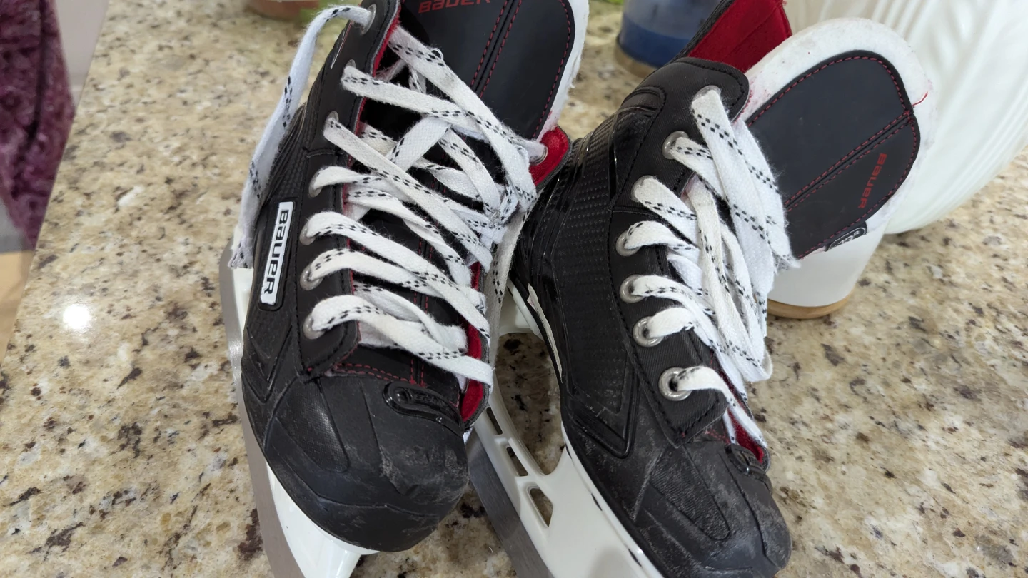Bauer Vapor Hockey Skates - Girl size Y13 - photo 4