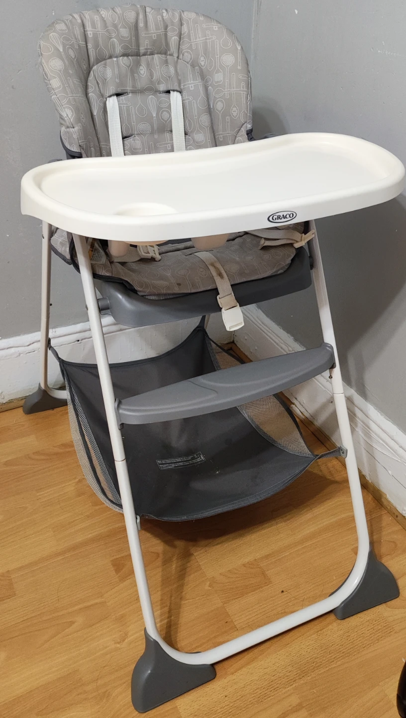 Graco Slim Snacker High Chair - photo 2