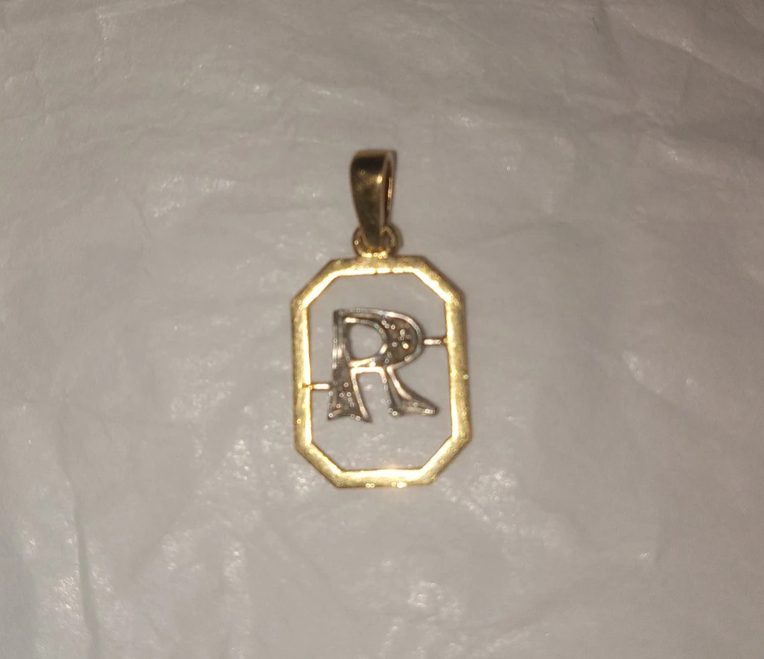 Vintage Gold R Pendant