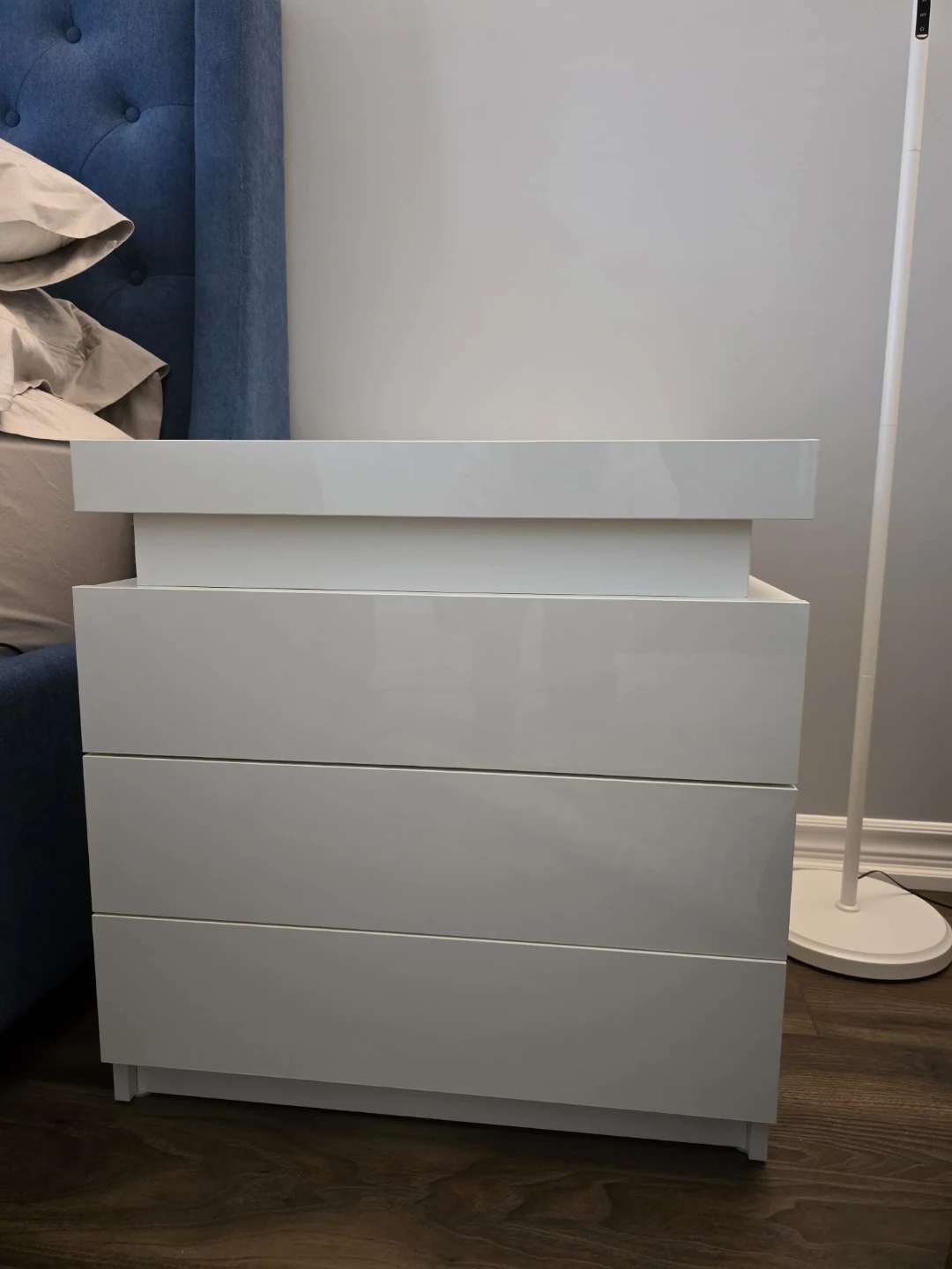 White 3-Drawer Nightstand with LED Light - photo 3