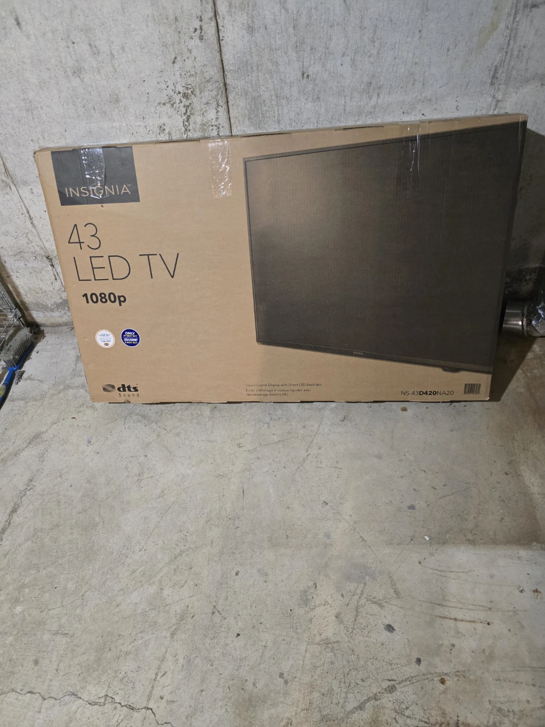 Insignia 43" LED TV 1080p