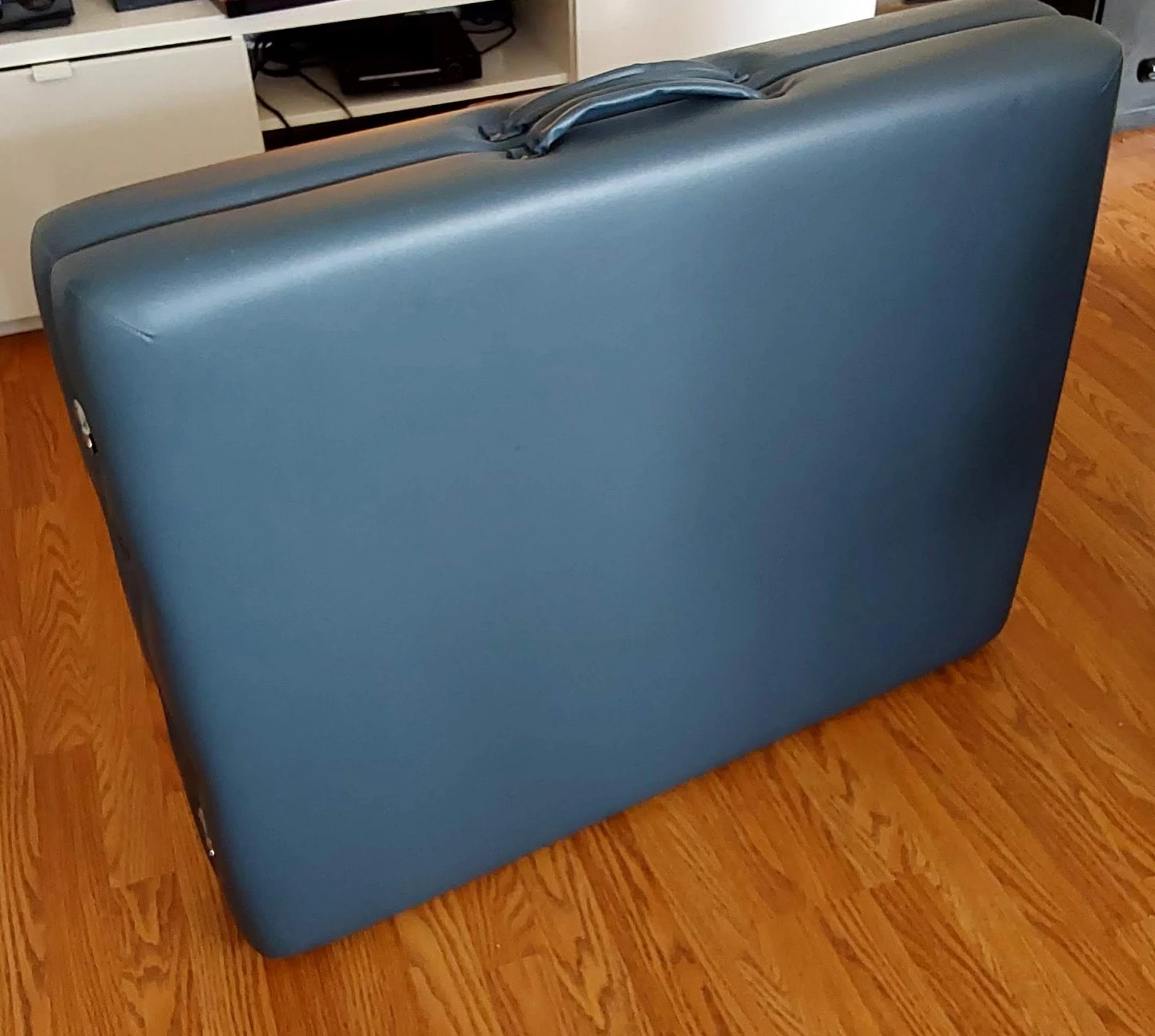 Folding Massage Table is sold - photo 2