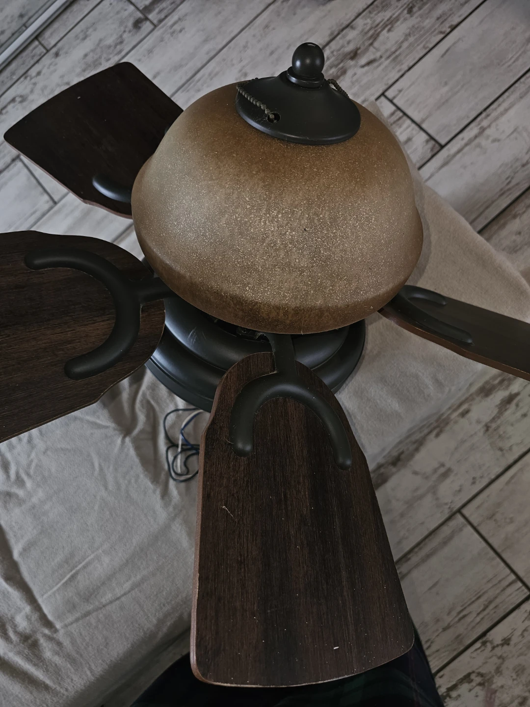 Ceiling Fan with 5 Wood-Look Blades - photo 2