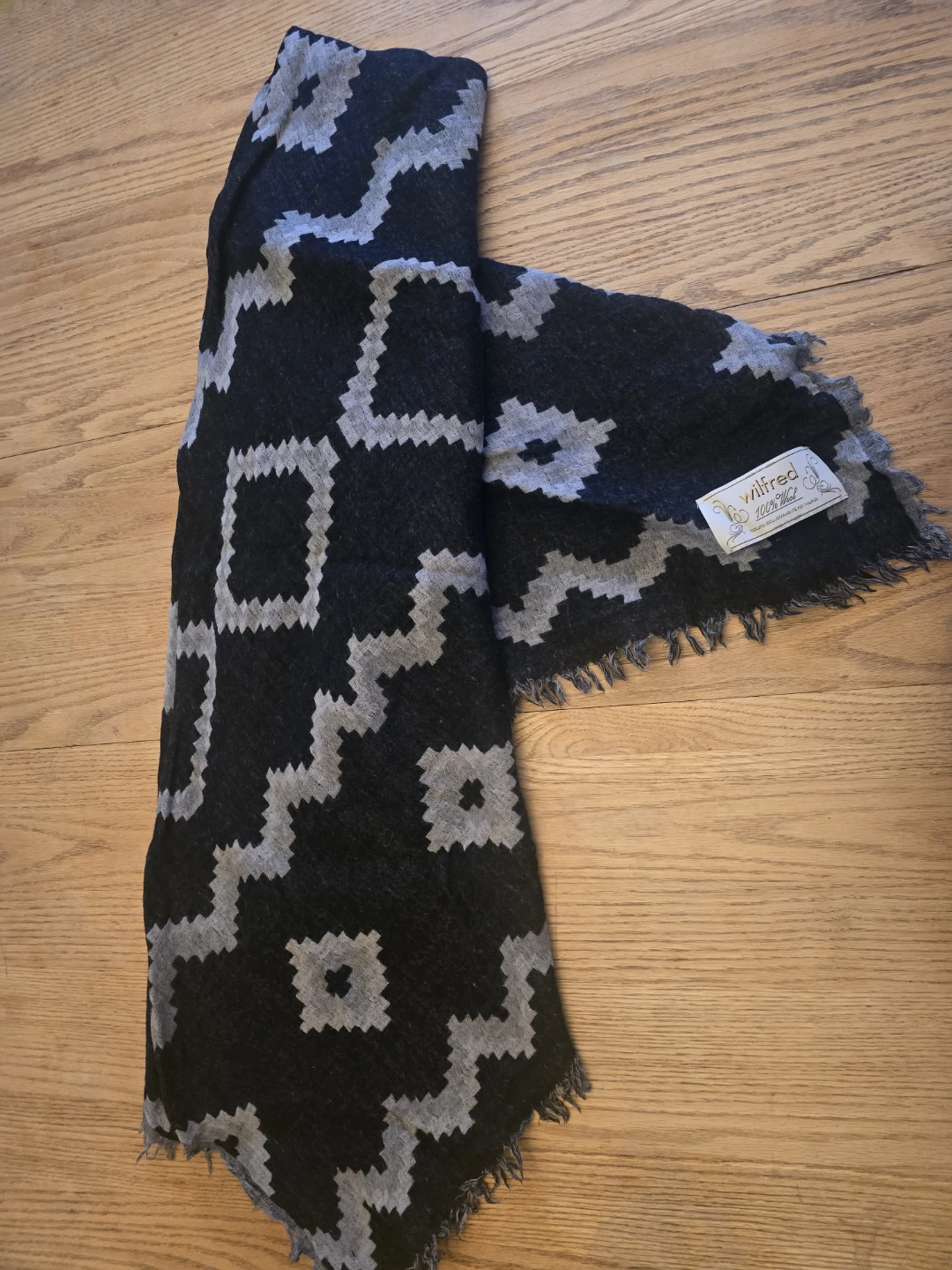 Wilfred 100% wool wrap