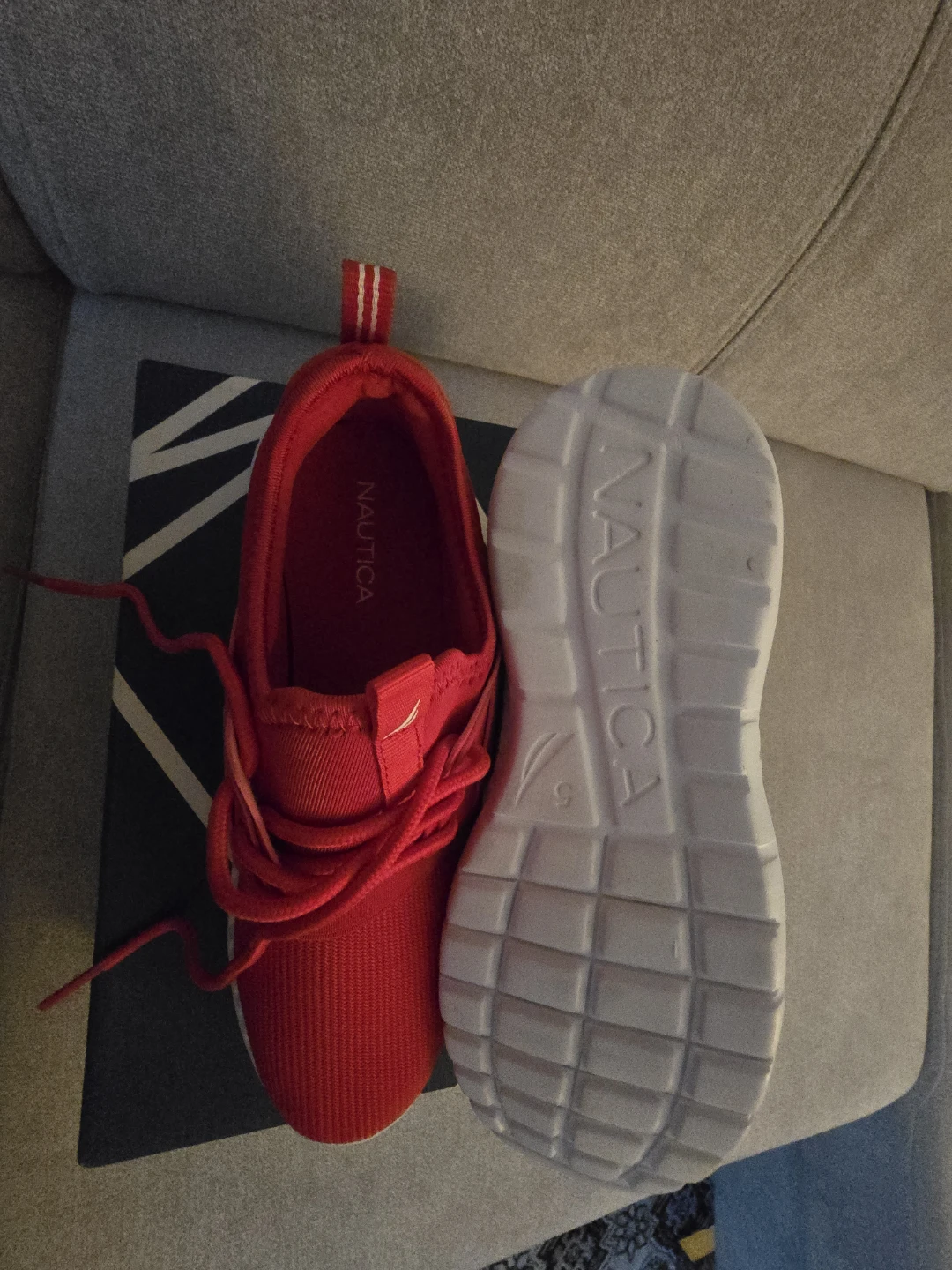 Nautica Red Sneakers, brand new, size 5 - photo 2