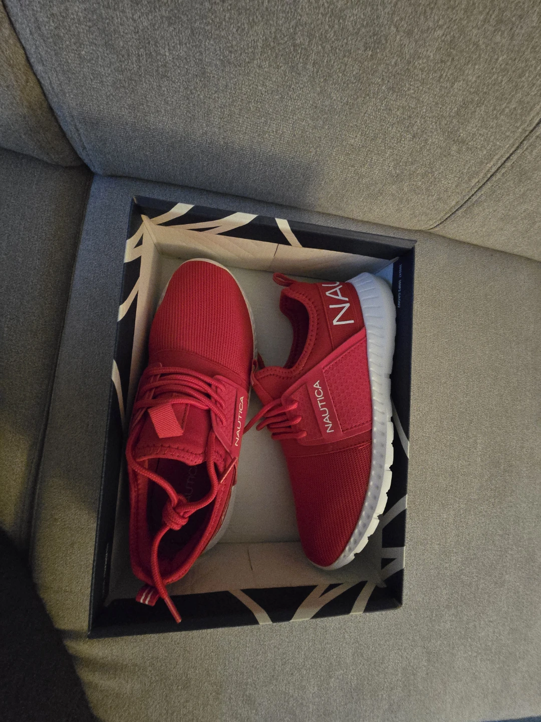 Nautica Red Sneakers, brand new, size 5 - photo 3