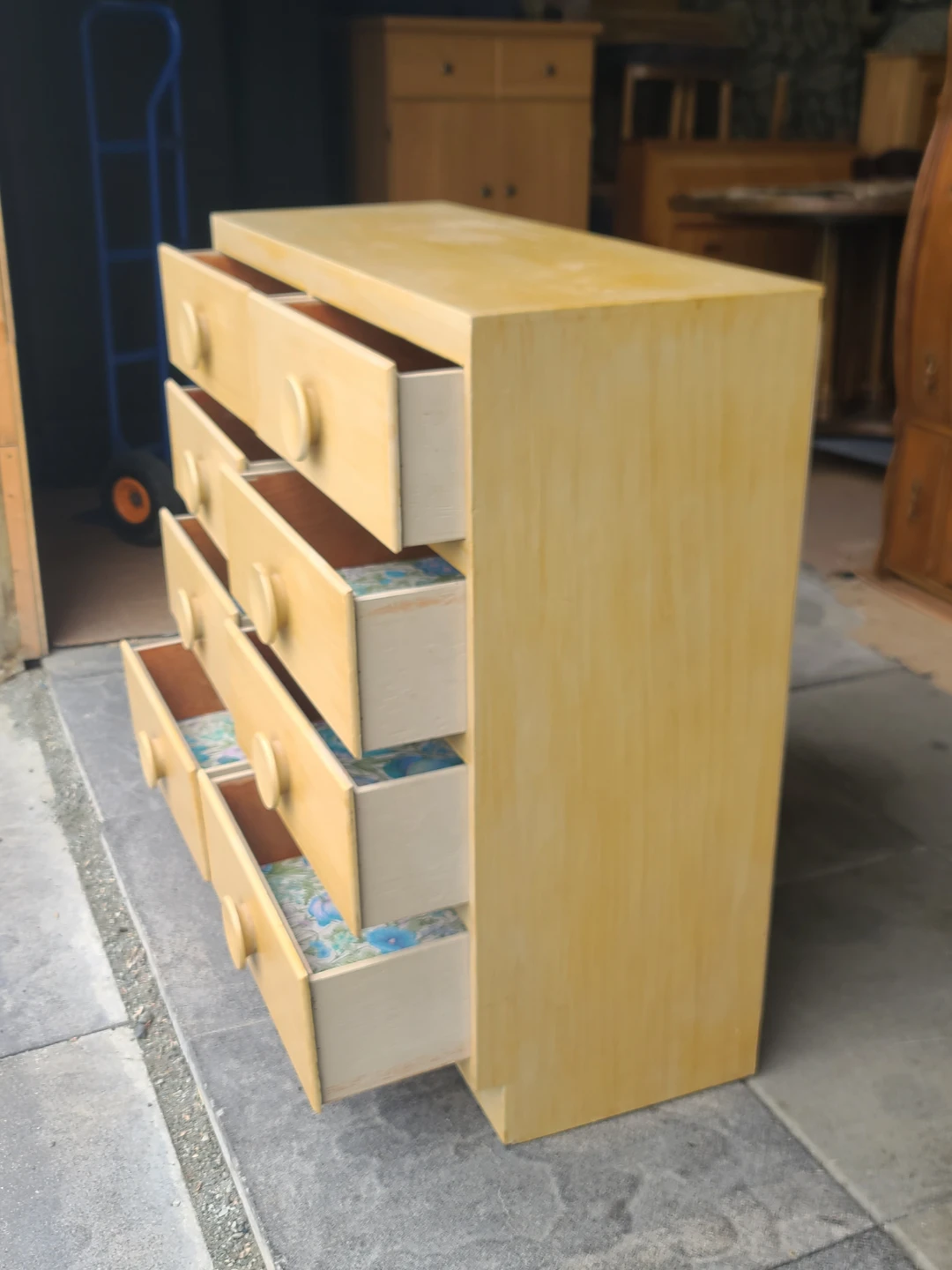 Light Wood 8-Drawer Dresser - photo 2