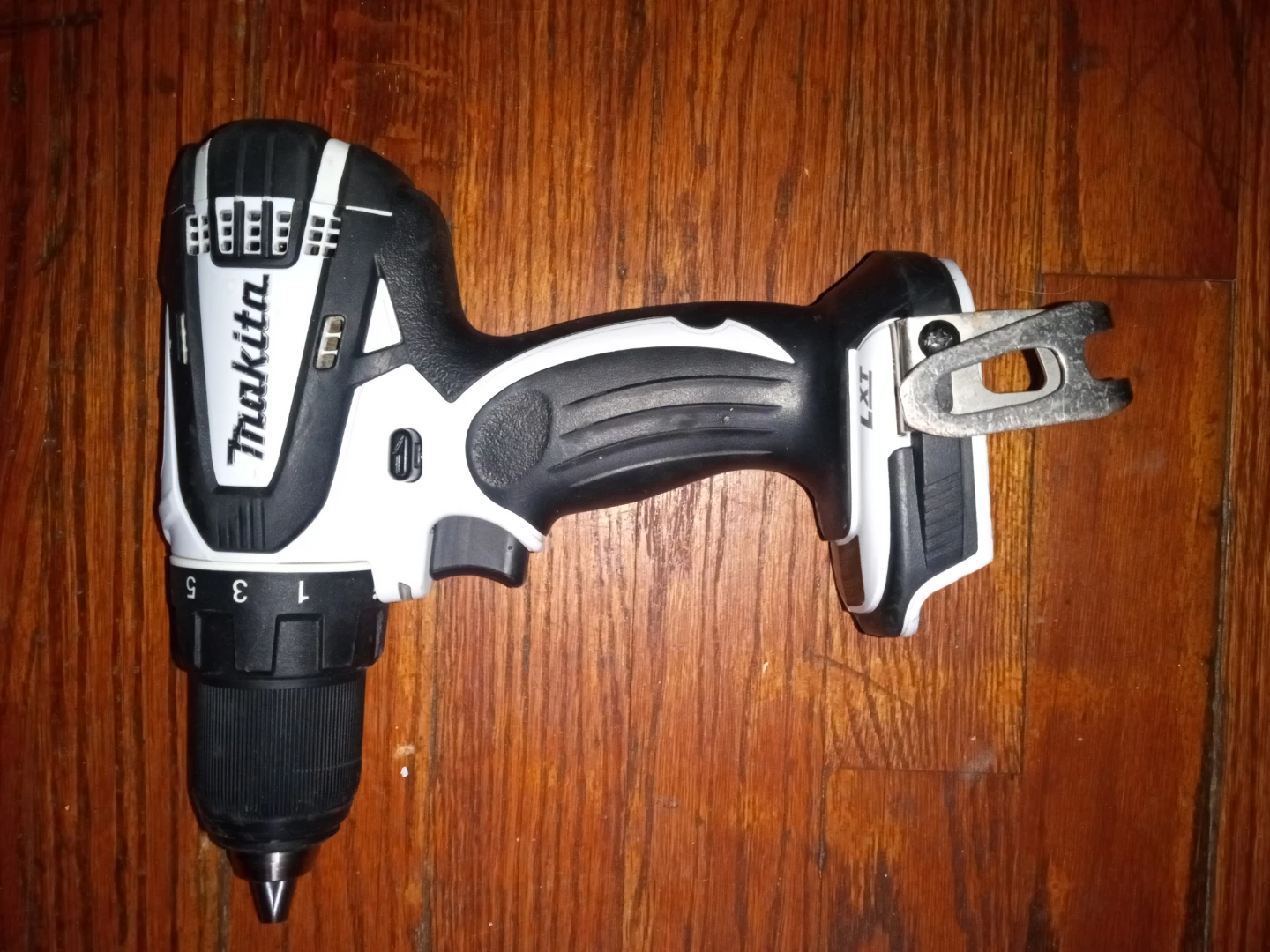 Makita XFD01 Cordless Driver-Drill,only used a few times.
