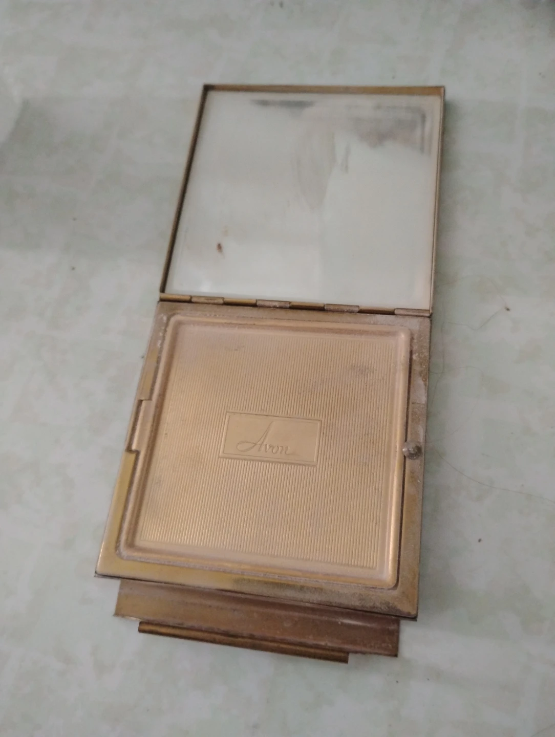 Vintage Avon Gold Tone Metal Makeup Compact - photo 2