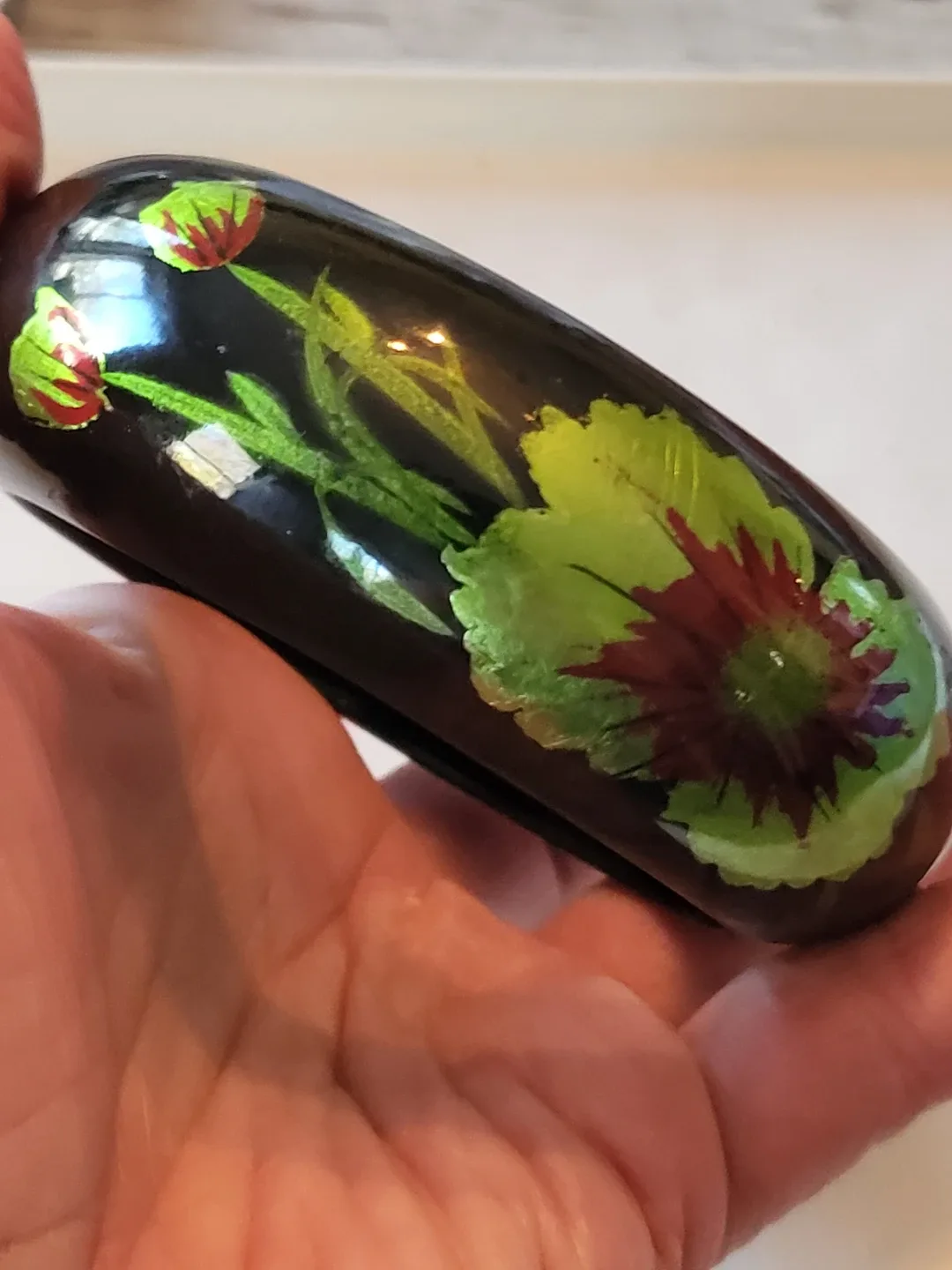 Vintage Black Lacquer Bangle Bracelet Floral Design - photo 4